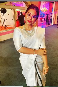 Malaysian Tamil Singer..Hot assets n Lips