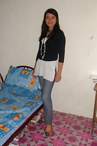 Fiesya gadis Melayu berbogel